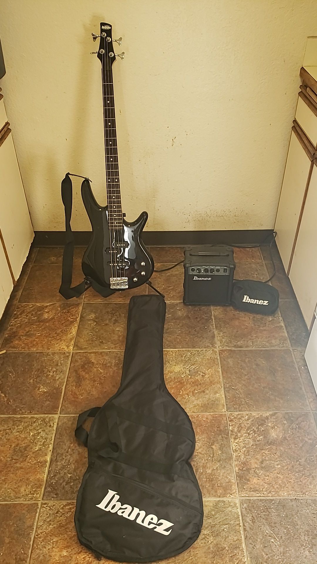 Ibanez Bass Guitar with amp and accessories