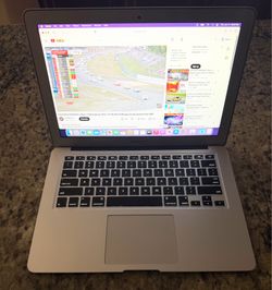 2015 MacBook Air 13 - i5 - 8GB - 128GB 192 battery cycles - No problems looks new