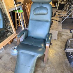 Leather Zero Gravity Back Chair