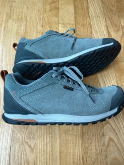 Oboz Leather shoe men’s 8  $35