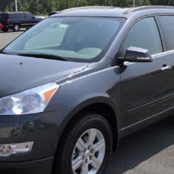 2010 Chevy Traverse - (For parts)