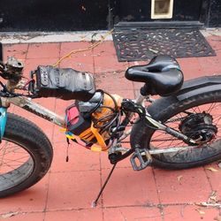 FAT TIRE ... Very Fast Ebike W Sound System