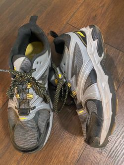 Men’s gray and black sneaker shoes size 8.5 wide by avia