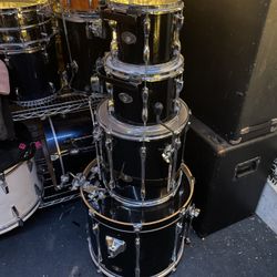 Tama Rockstar Drum Set 4pc.