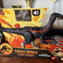 Jurassic World Slash N Roar Therizinosaurus Dinosaur Figure, Attack & Sound Toy