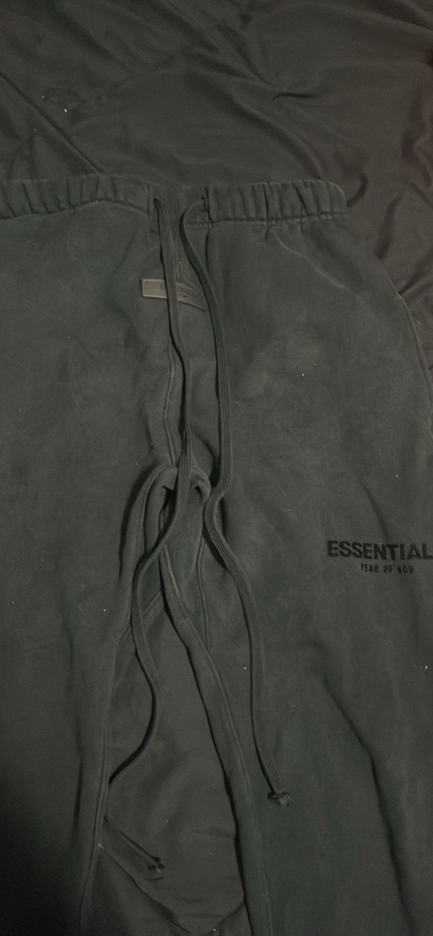 Black essential sweatpants