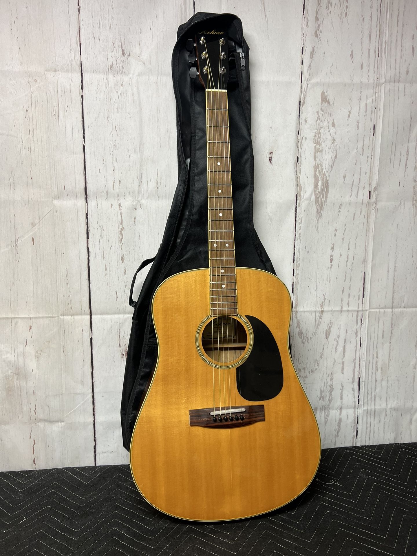 HOHNER HAND CRAFTED ACOUSTIC GUITAR HW-360N