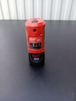 Milwaukee M12 Compact Charger and Power Source