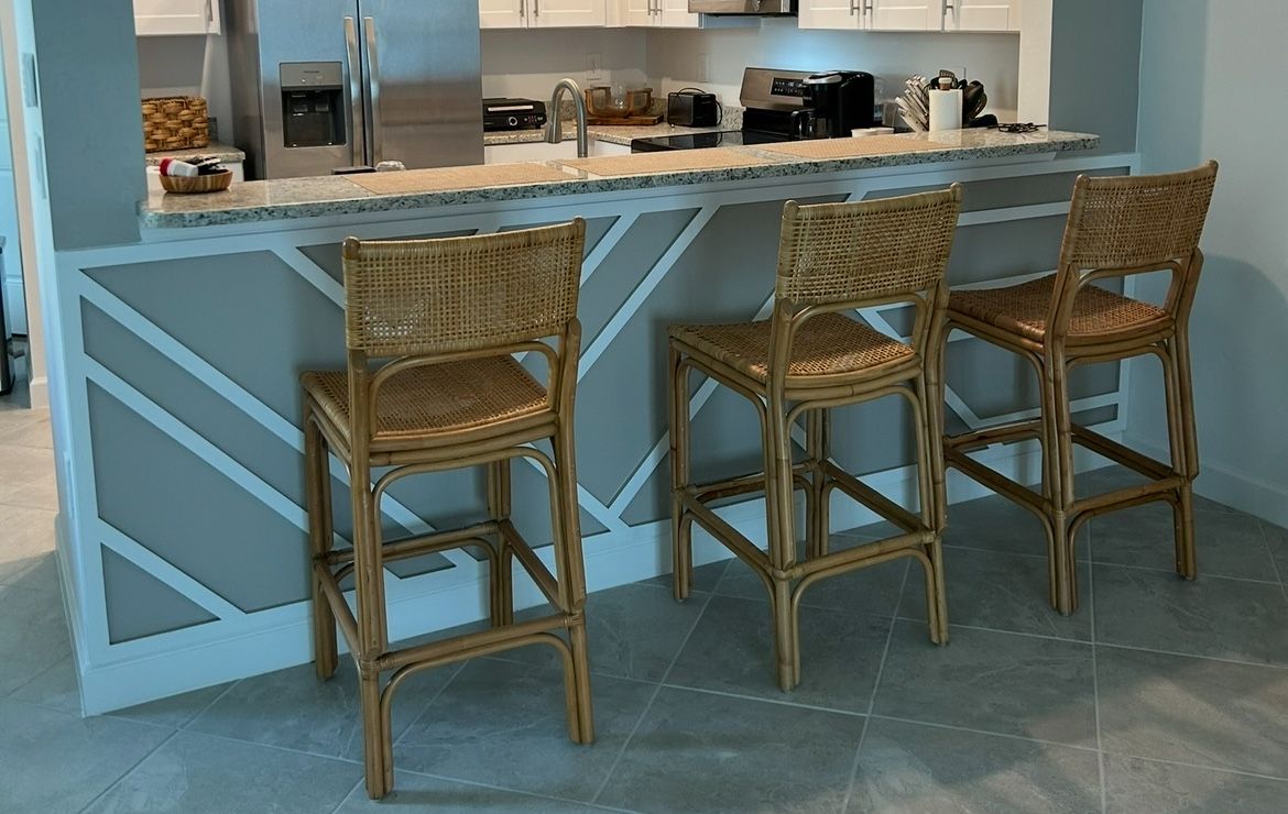 3 bar Stools