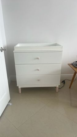 White 3-Drawer Dresser with Changing Topper