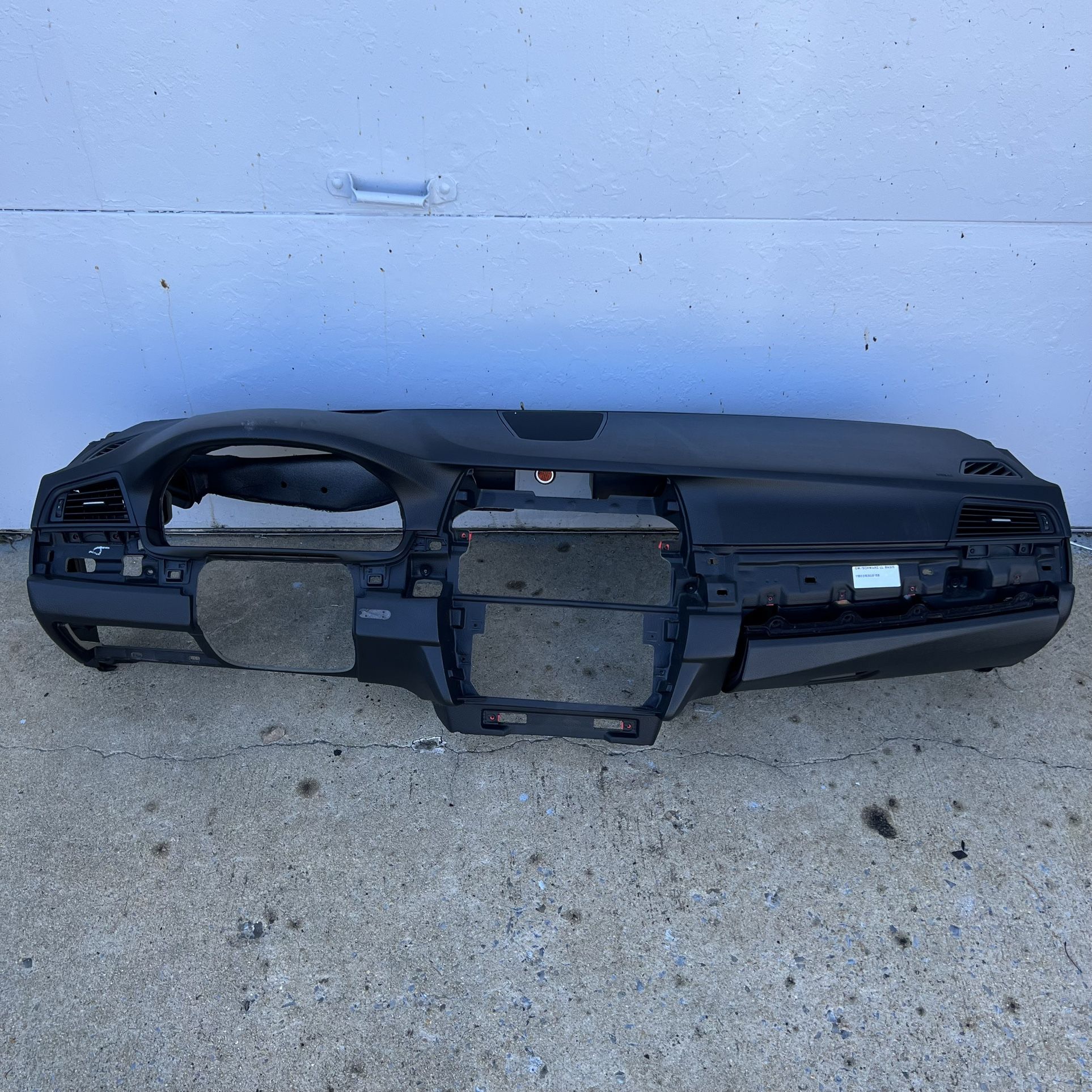 BMW F10 2011-2016 BLACK DASHBOARD SPEAKER AIR VENTS AND GLOVE BOX
