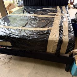 Queen Size Bed 