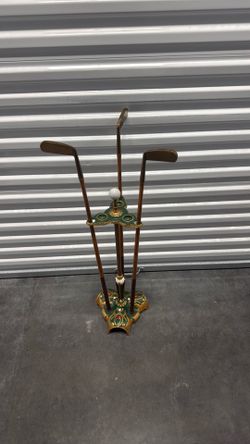 Desirable Designs The Parlor Putter 3-Piece Putter Set Ball Holder Green Gold