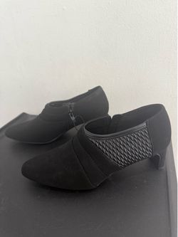 New Ankle shoes 6 1/2