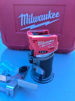 Milwaukee
M18 FUEL 18V Lithium-Ion Brushless Cordless Compact Router (Tool-Only)