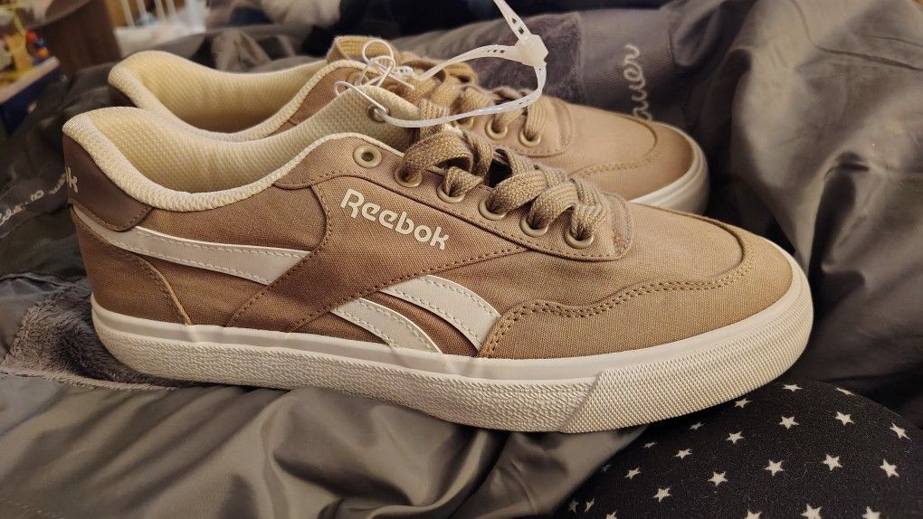 Men's 8.5 Reebok Brand New