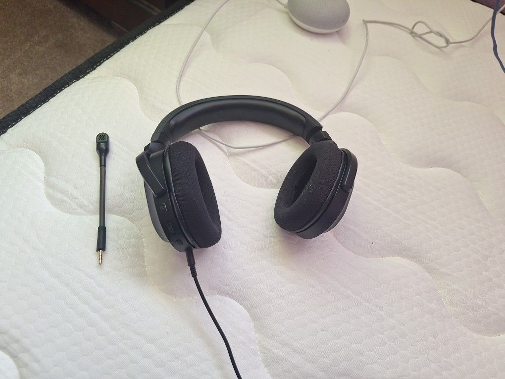 Razer Barracuda Headset With Mic Microphone For Xbox PC Playstation And Nintendo