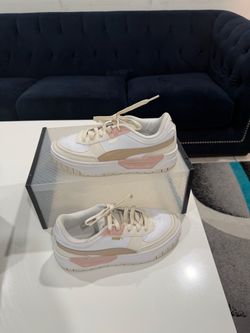 Women’s shoes