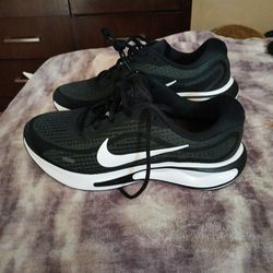 Nikes Shoes