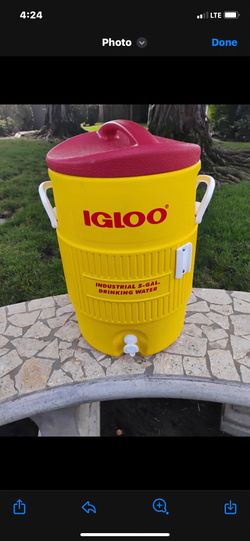 $40  circular cooler with spout