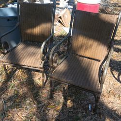 Outside Chairs And Table Bass 