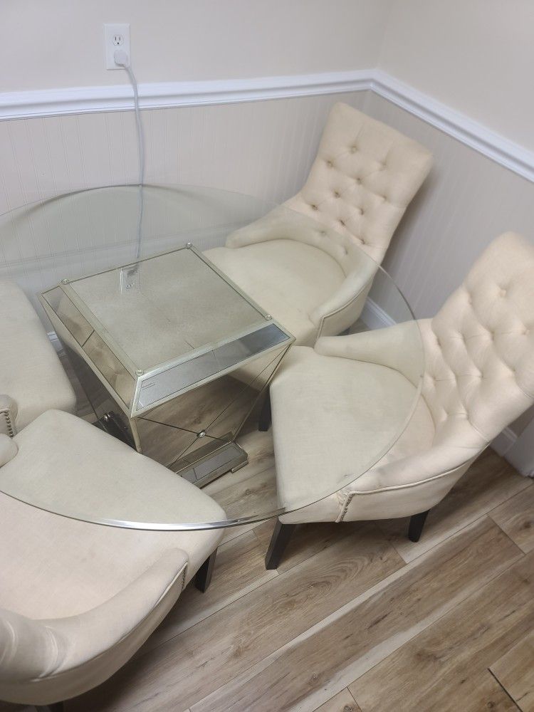 Dinning Table And Chairs