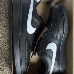 Men Black Nike 8.5