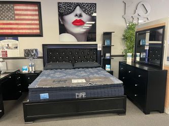 4PC Black King Bedroom Set w/ LED Lights