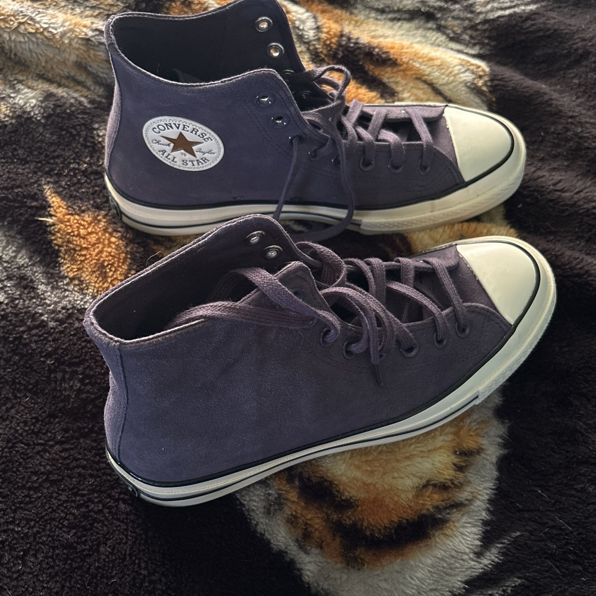 Converse Suede Men 8 Women 10