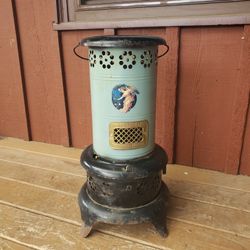 Antique Nesco Deluxe Oil Heater