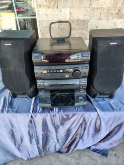Sony Stereo Cd  & Radio Am - FM  & Cassette $175