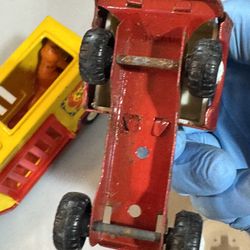 Foreign coins in folders 200 coins no silver