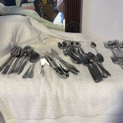 MISCELLANEOUS SILVERWARE 