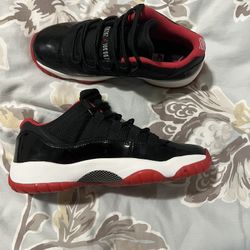 Jordan 11 Retro Low Bred – Size 6Y (2012) – DS w/ OG Box