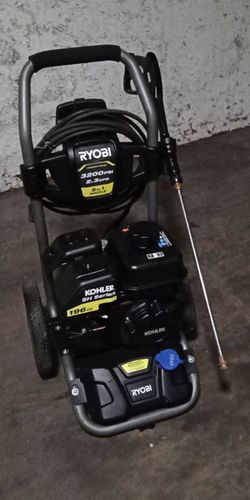 Ryobi 3200 psi  2.3 GPM gas pressure washer pressure hose and nozzle included machine is like new was use twice