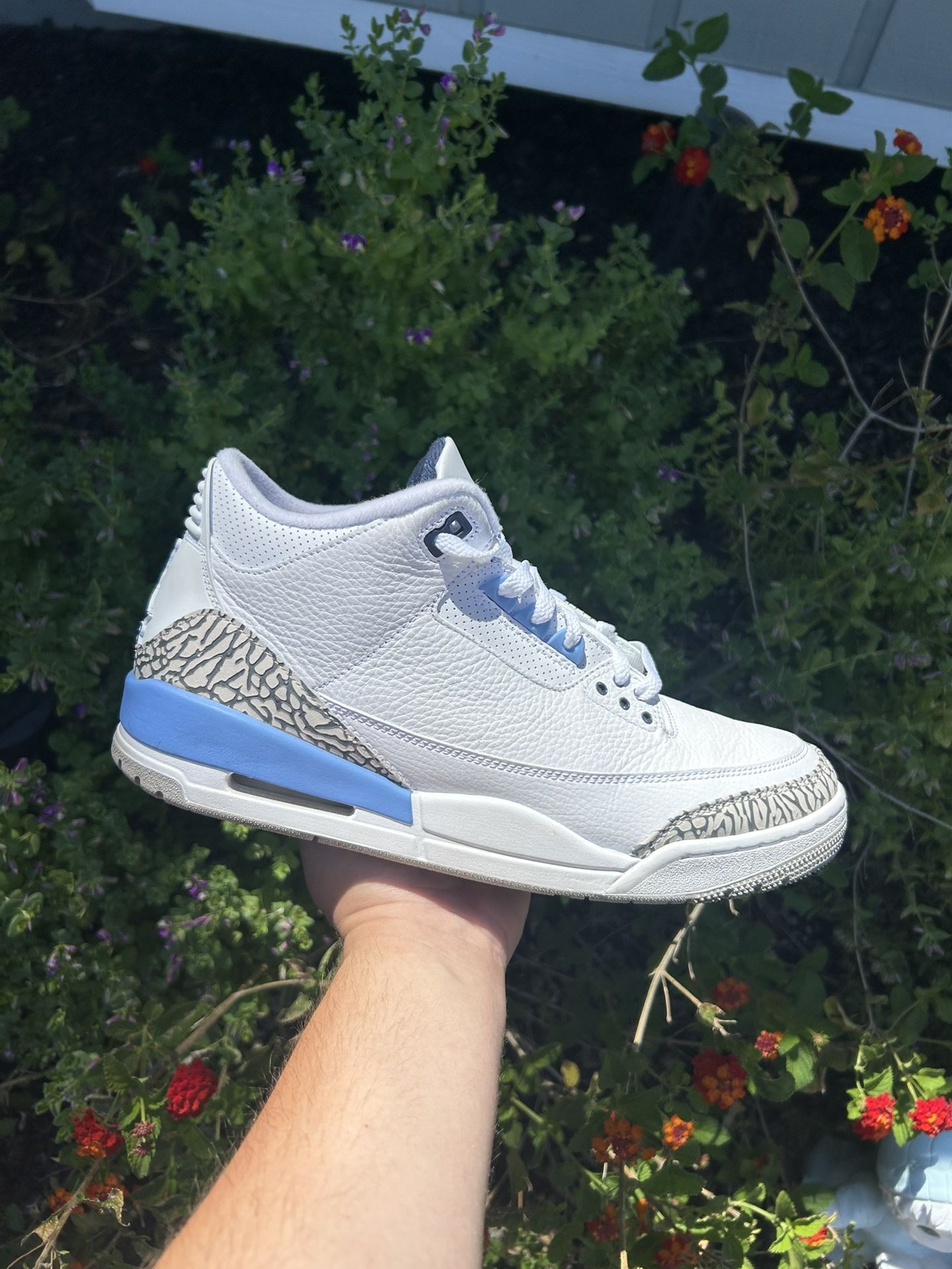 Unc Jordan 3’s 