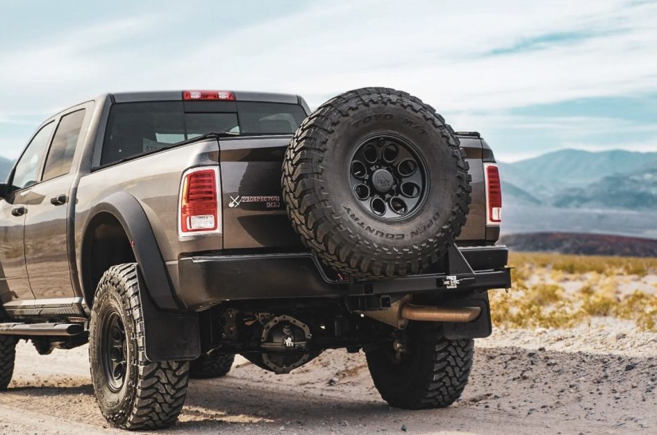 UltraSwing® Mega-Fit Spare Tire Hitch Mount | RiGd Supply