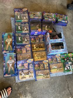 Starting lineup figures