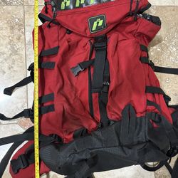 Red backpacking backpack 🎒 