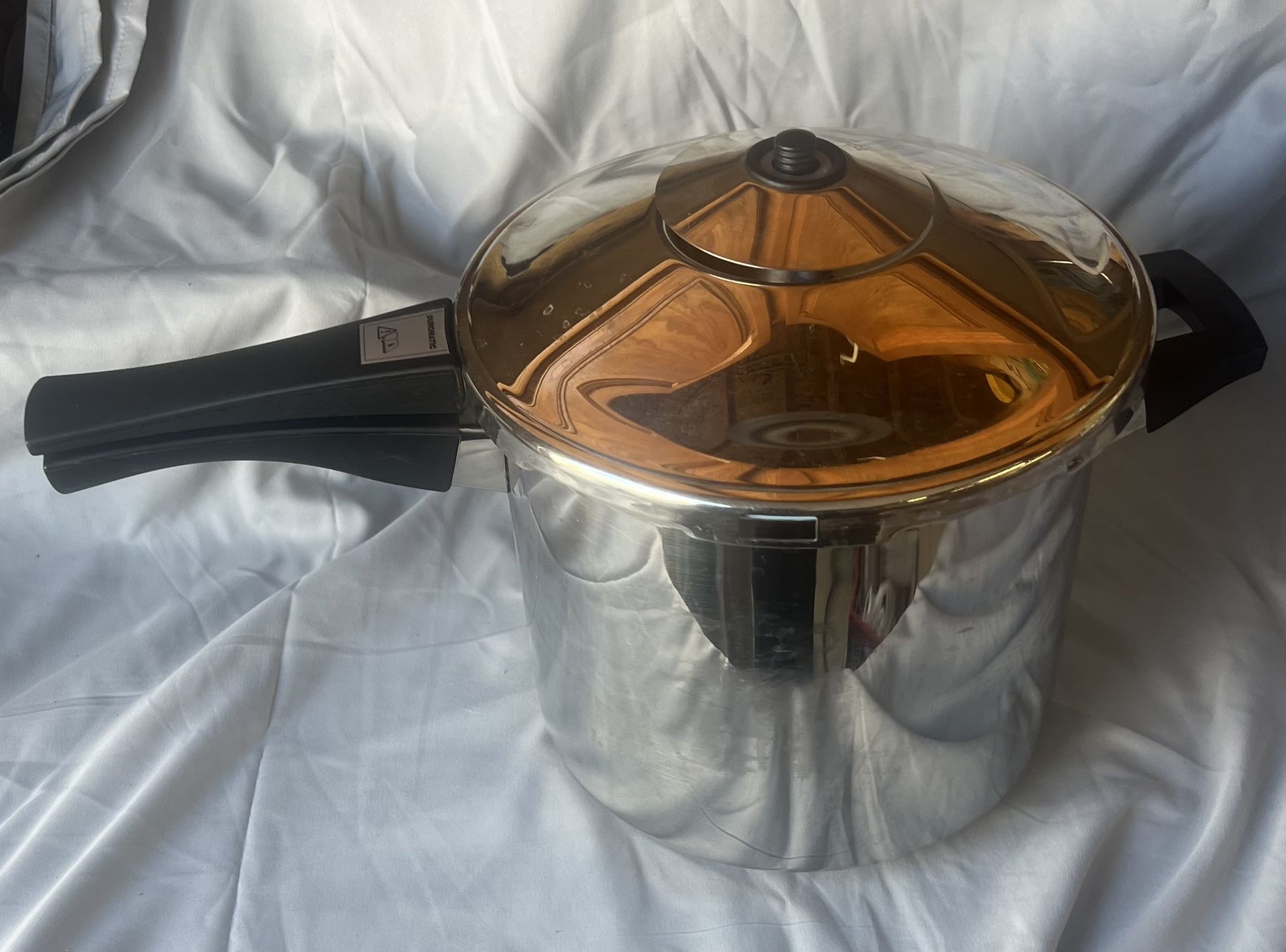 7.0L Pressure Cooker Stainless Steel