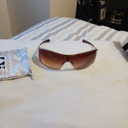 Ladies Oakley Sunglasses Brand New