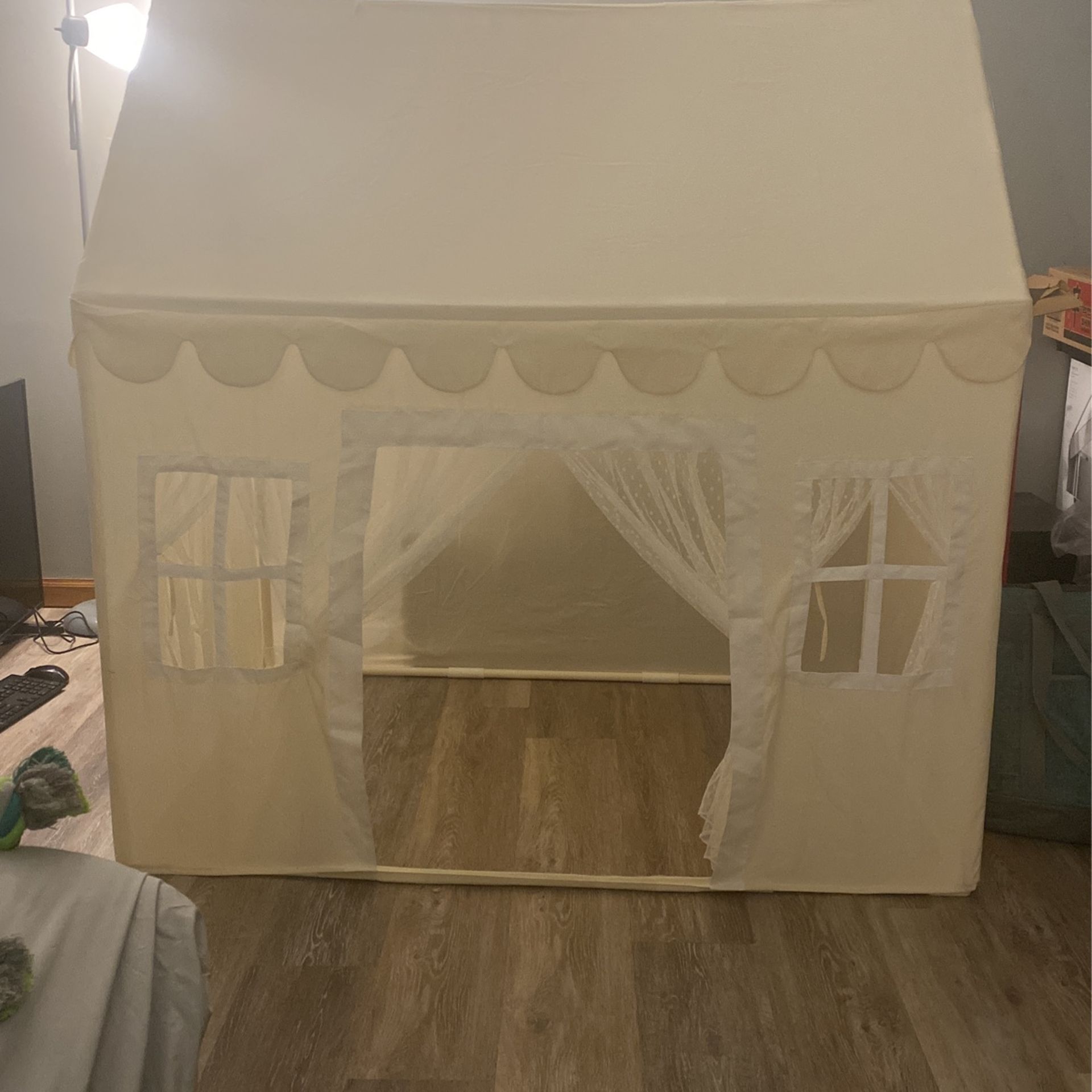 Kids Play Tent Never Used