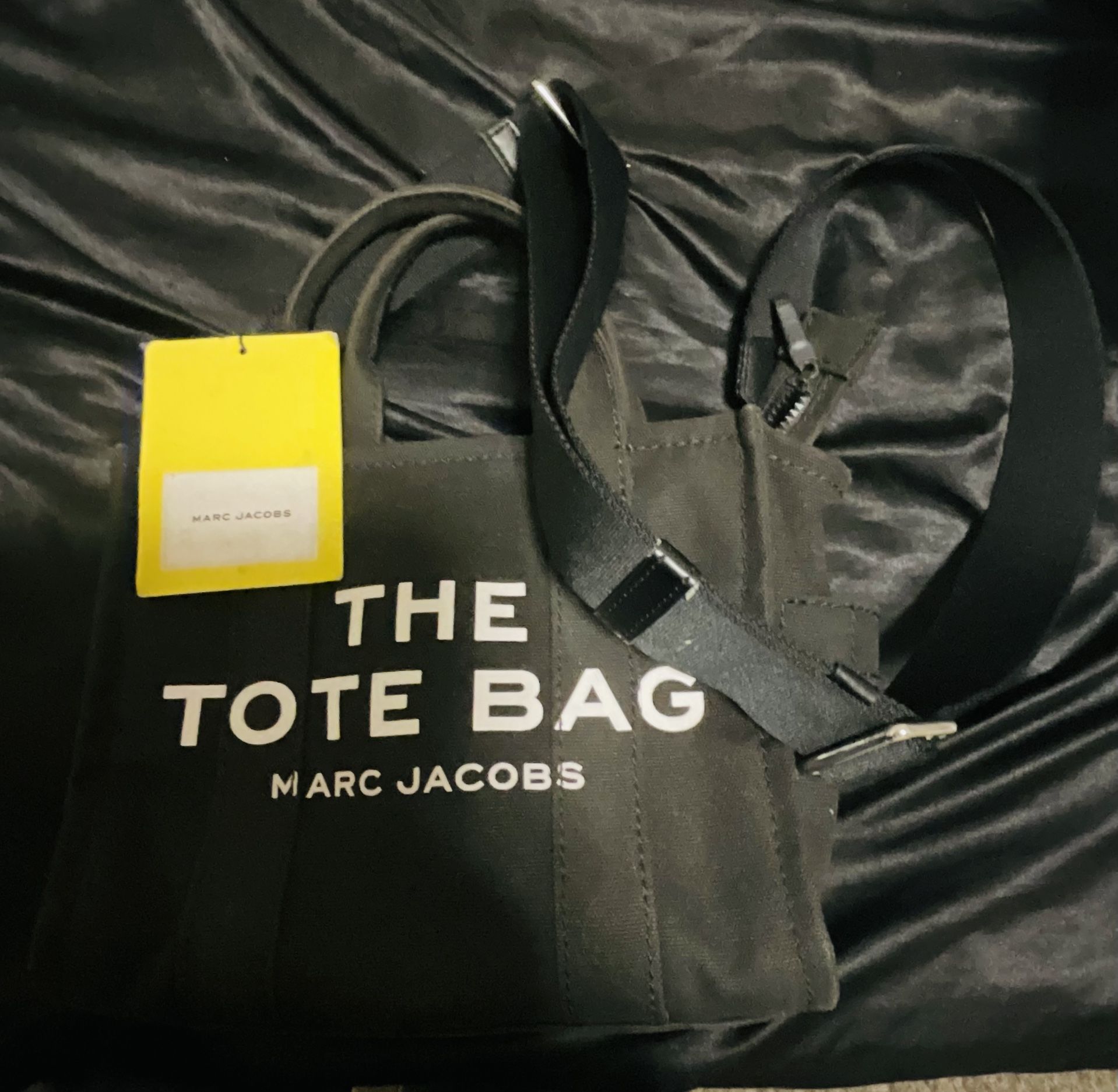 THE TOTE BAG MARC JACOBS