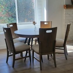 Round Dining Table + 5 Chairs – Solid Wood – $500 OBO