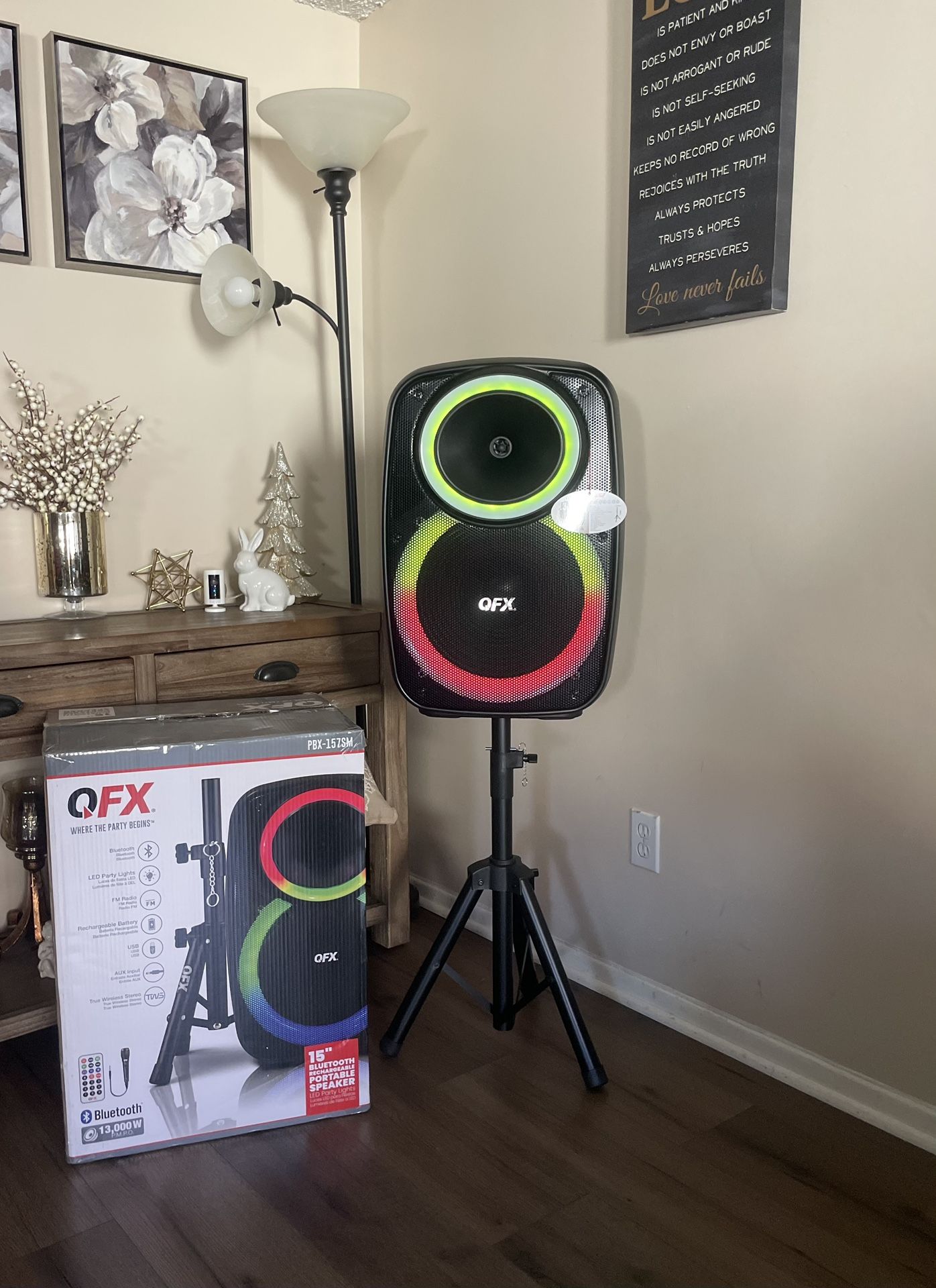 QFX 15β Bluetooth Rechargeable Party Speaker with Microphone , LED Party Lights & Stand Included ππ€πΆππΆπΆ Brand new