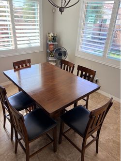 Dinning Table 60x42- island height
