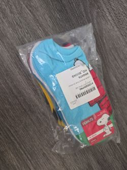 Brand new five pairs Snoopy peanuts no shows socks