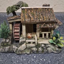 Fish Tank Decor Pickup Between 2;00-10:45 Rainbow/charleston Cash Only Read Description 