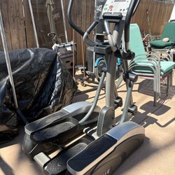 🏋️‍♂️ TRUE M30 Elliptical – Premium Commercial Quality – $1197 (Claremont Mesa 92117)