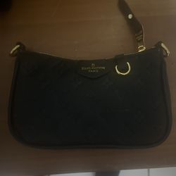 Louis Vuitton Clutch 
